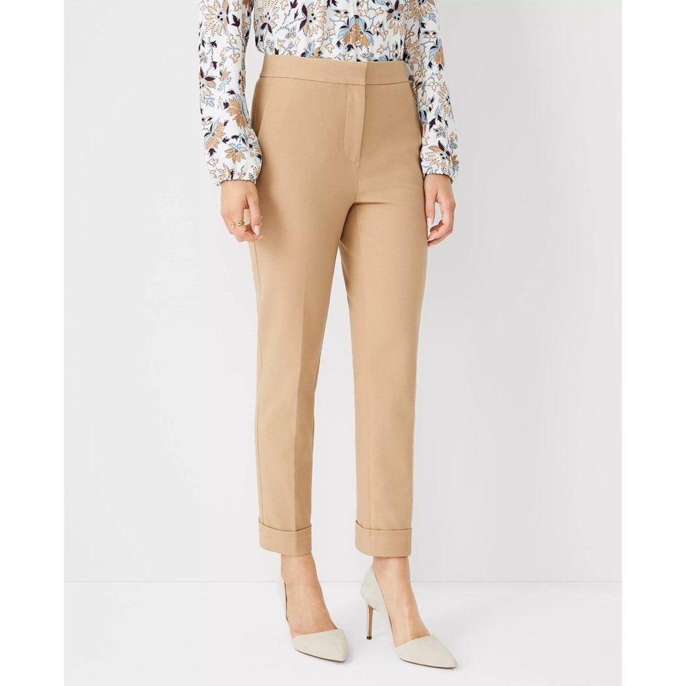 Ann Taylor High Rise Tapered Ankle Pant Trousers in Tan, Size 4 Petite